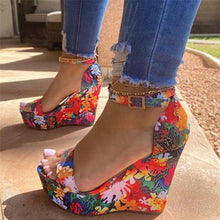 Load image into Gallery viewer, Lydiashoes Printed Tropical Style Platform Sandals