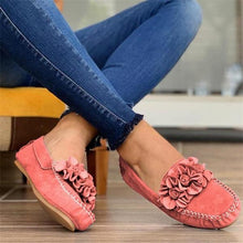 Load image into Gallery viewer, Lydiashoes Women Comfy Slip-On Flower Suede Loafers