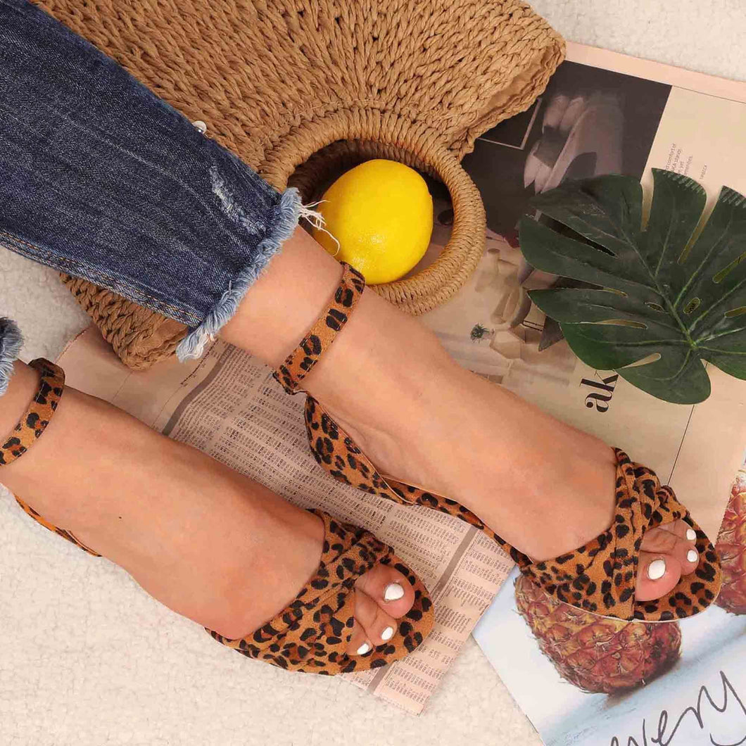 Lydiashoes Casual Leopard Adjustable Buckle Sandals