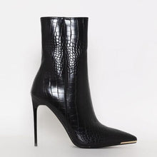 Load image into Gallery viewer, Lydiashoes Stiletto Zipper Snake Print Pointed-Toe Boots