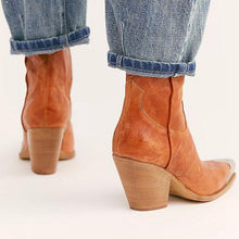 Load image into Gallery viewer, Lydiashoes Western Etched Metal Toe Stacked Heel Boots
